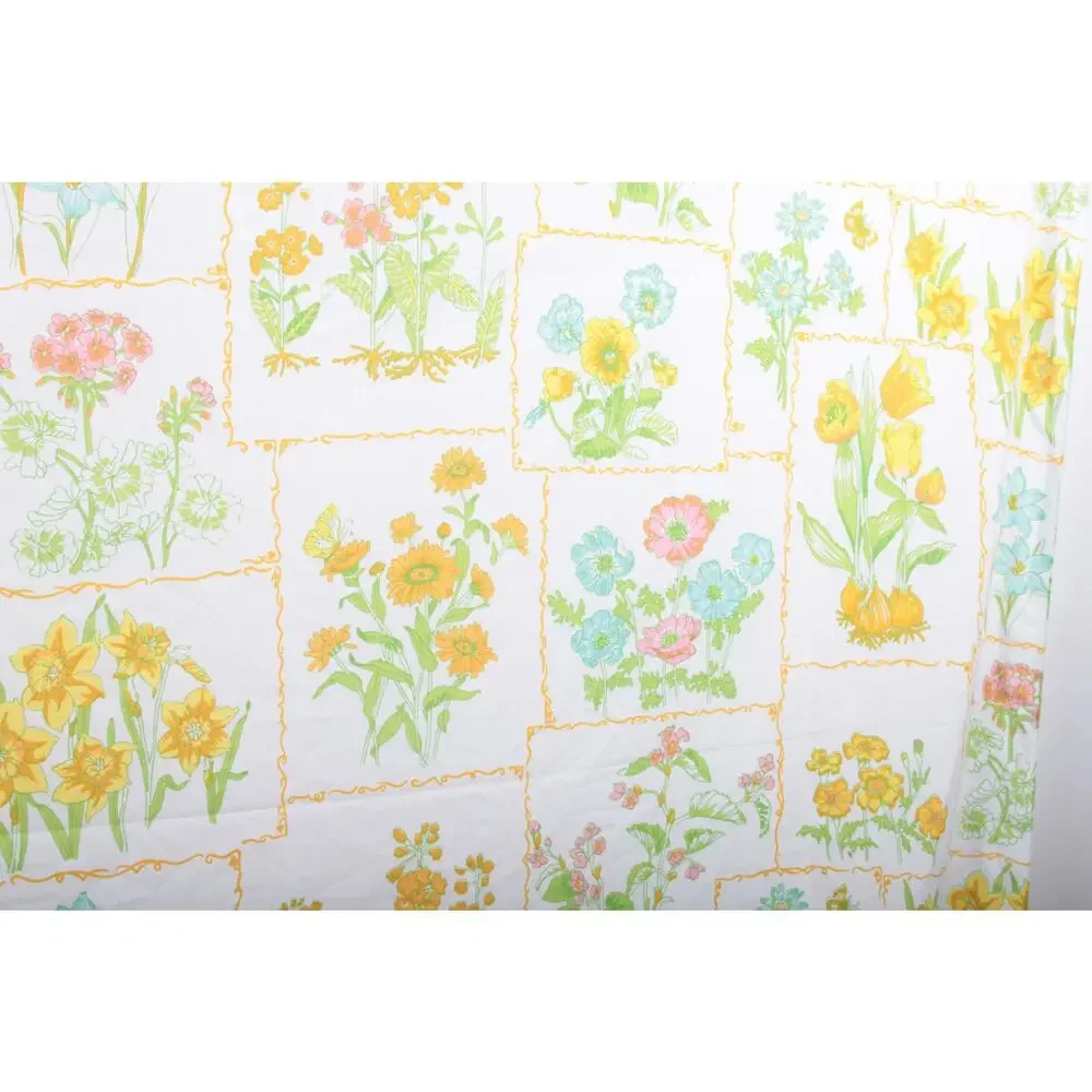 Vintage Full 1970's Bed Sheet Flowers White Sheet Bed Sheet Fabric Flowers